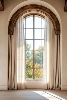 Arch Window in a Fixed Typology